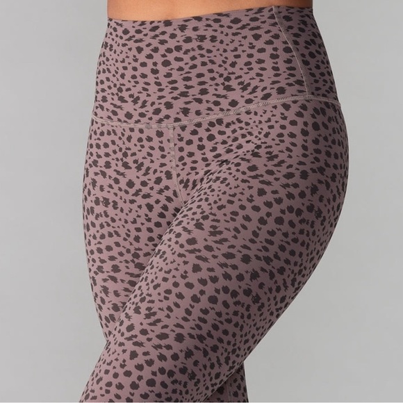 TAVI High Waisted 7/8 Legging NWT - Picture 3 of 9